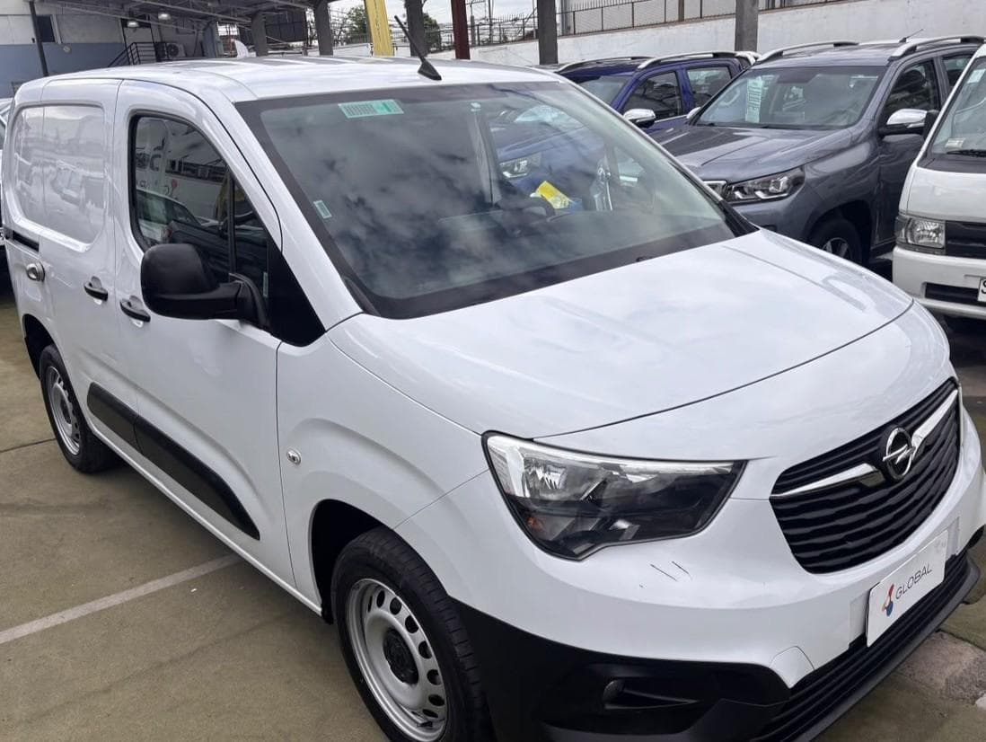 Opel COMBO 2023 (1/10)