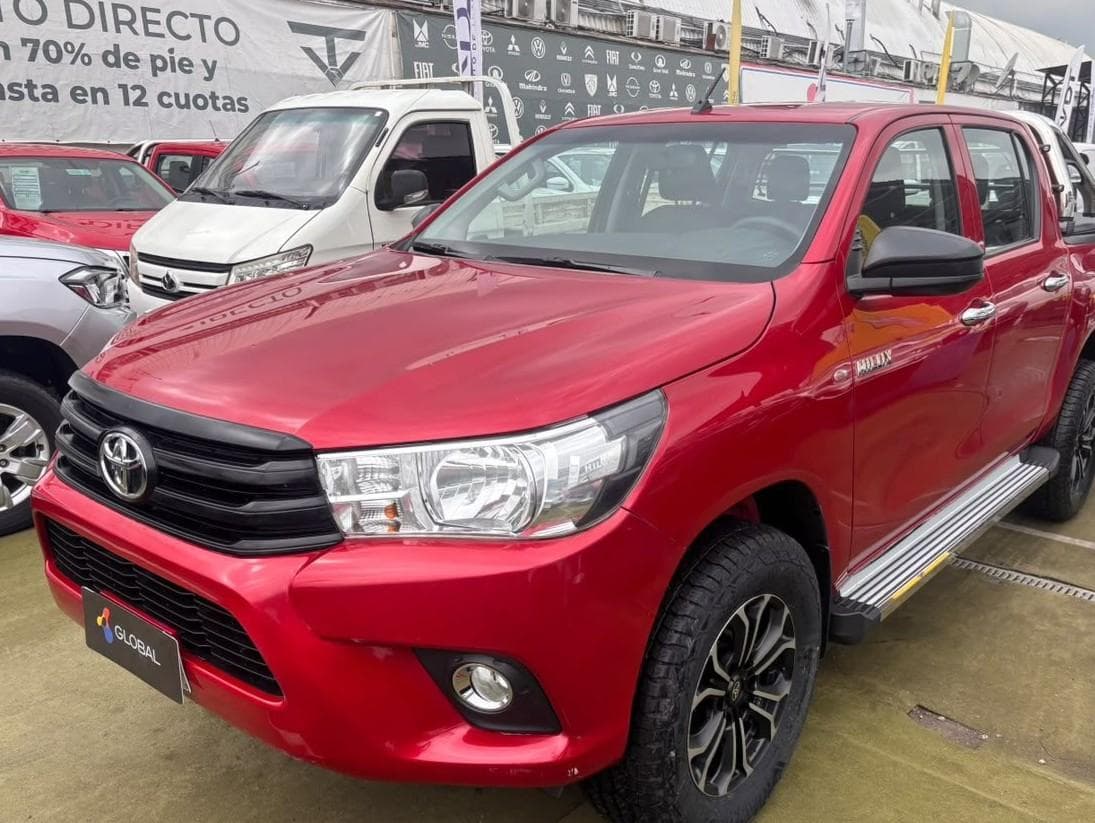 Toyota HILUX 4X4 2.4 MT 2024 (1/10)