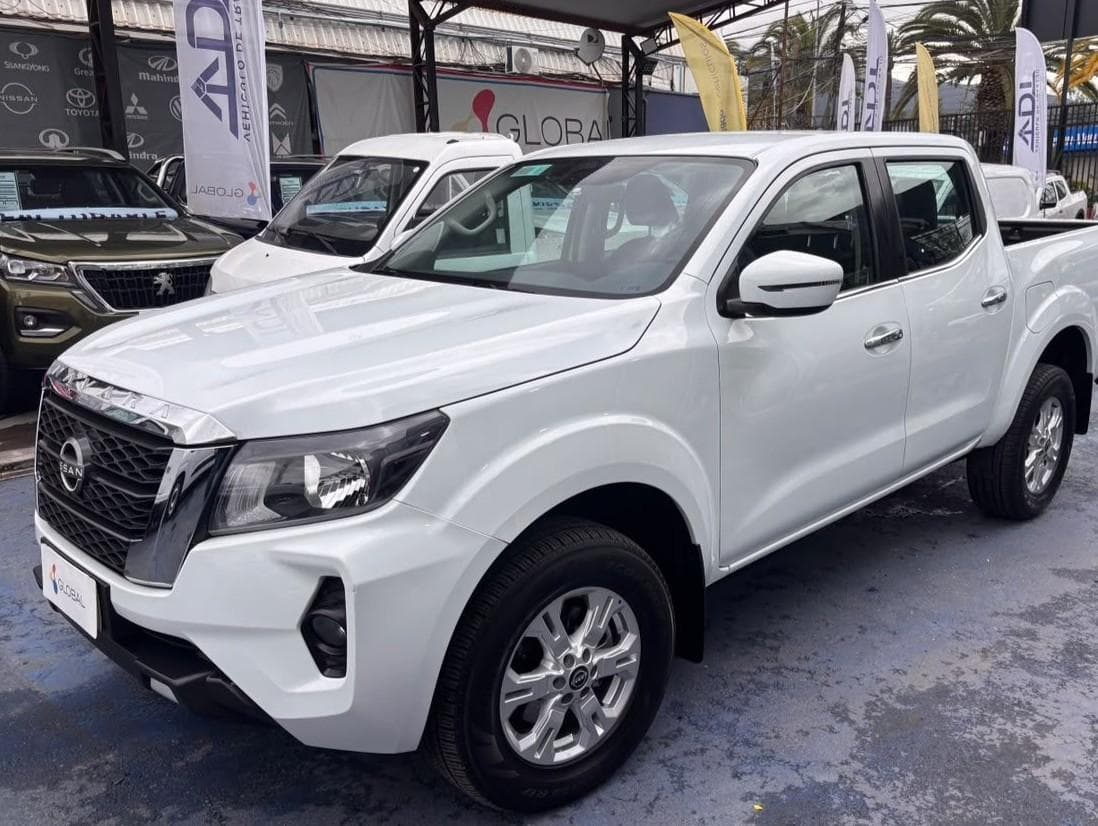 Nissan NAVARA 2023 (1/10)